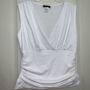 Sleevless casual top